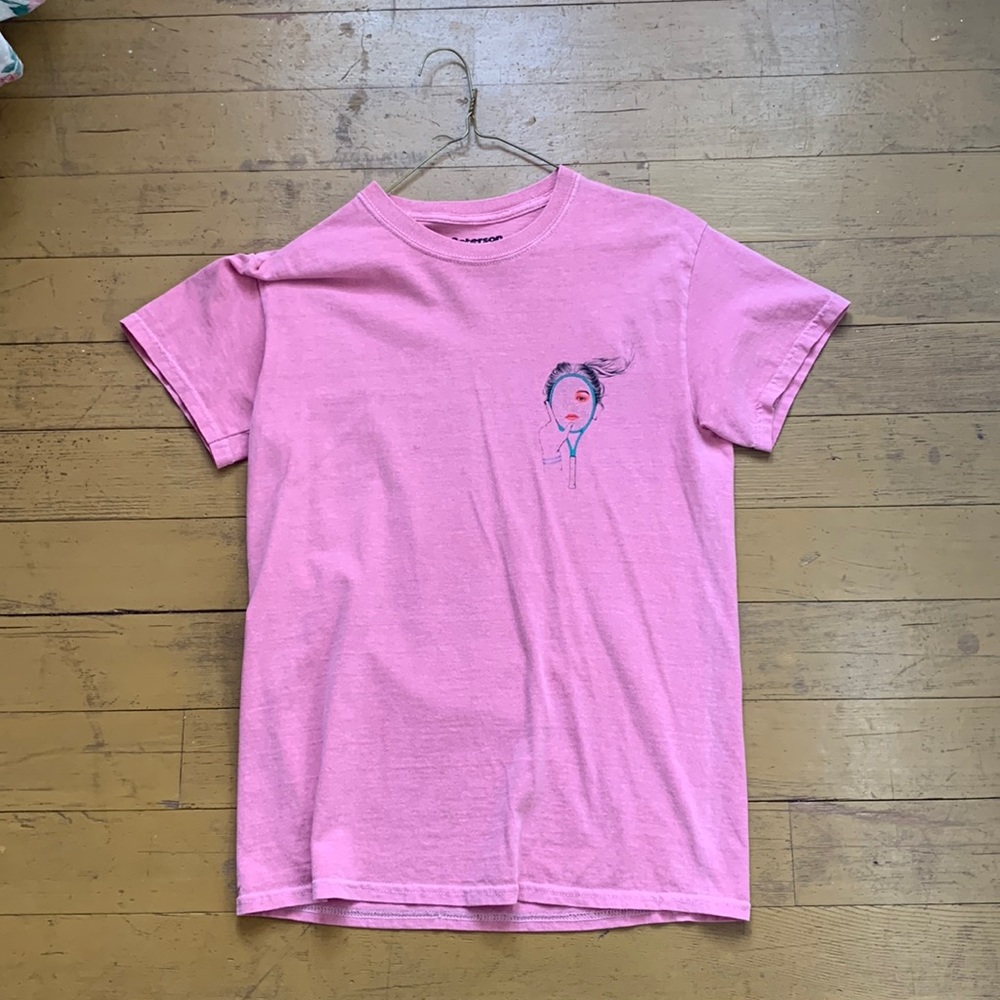 Graphic tennis tee